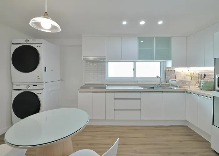 Pensión 3room+2bath Hongdae 165sqm